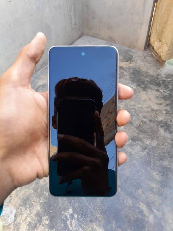 INFINIX SMART 8/ 4+4gbrom 64gb ram condition 10/10.3month warranty 2