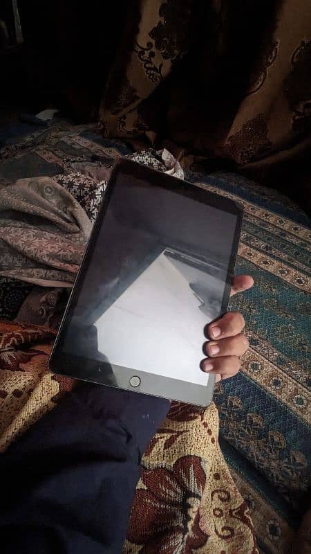 ipad 8th genretion 128 gb 2