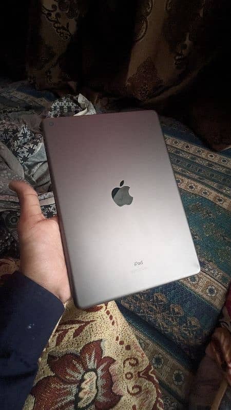 ipad 8th genretion 128 gb 4