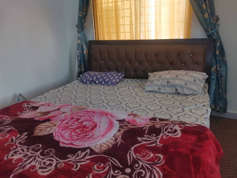 selling bed without mattress 1