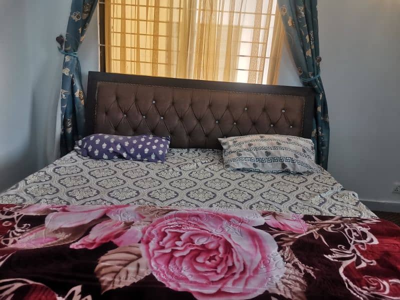 selling bed without mattress 3