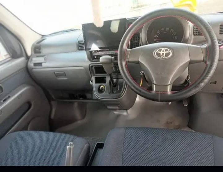 Toyota Pixis van 2013 same as Hijet 7