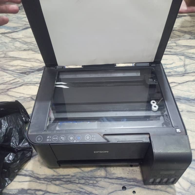 Used Epson color printer 3150 with WI-FI. 2