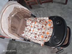 Full size baby pram. one month use for sell