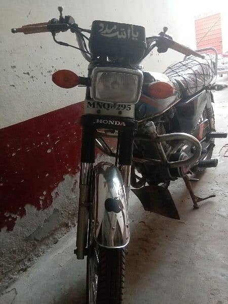 I want to sell Honda 125 good condition 4