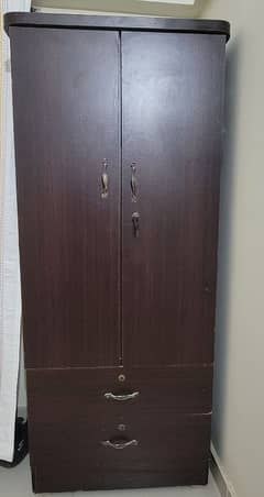 Double door wardrobe compact size in good condition