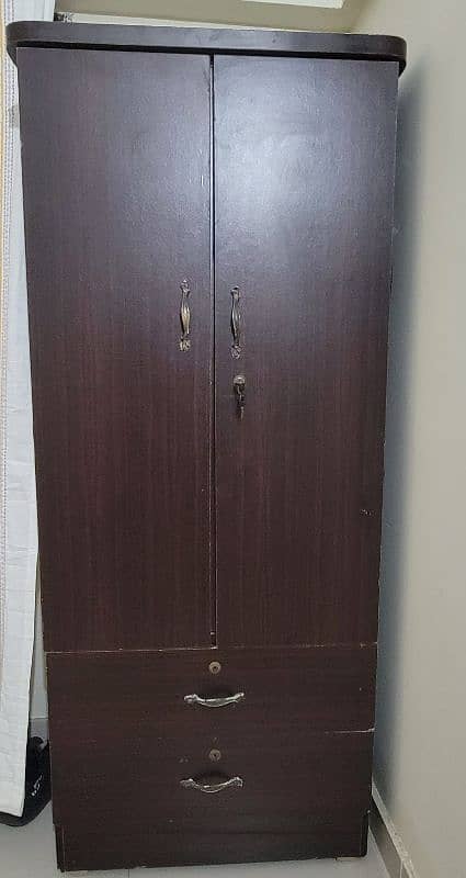 Double door wardrobe compact size in good condition 0