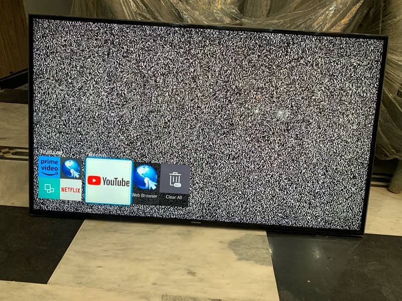 samsung led original 50'' smart cam from uK Using in home (call me) 6