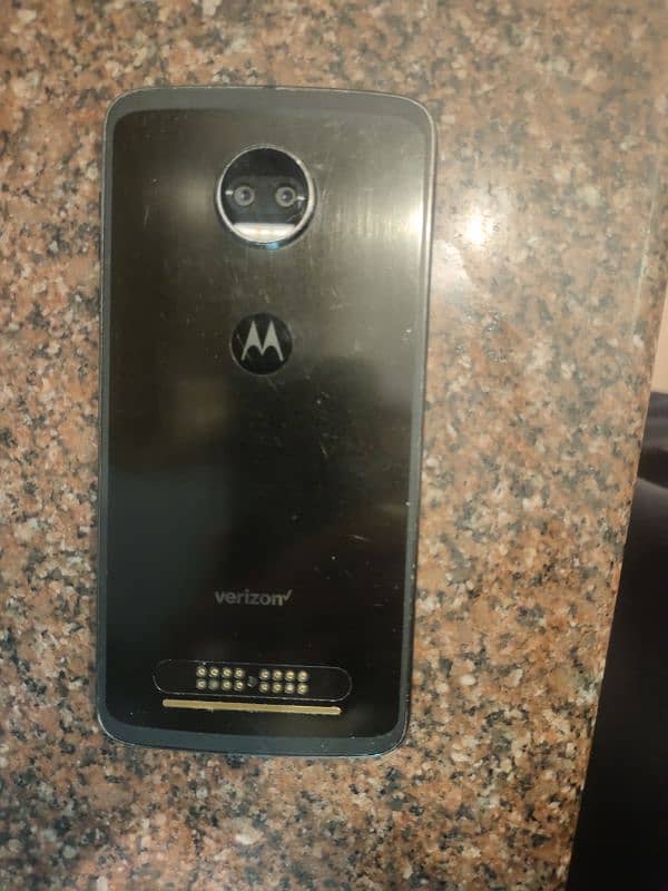 moto z2 4/64 3