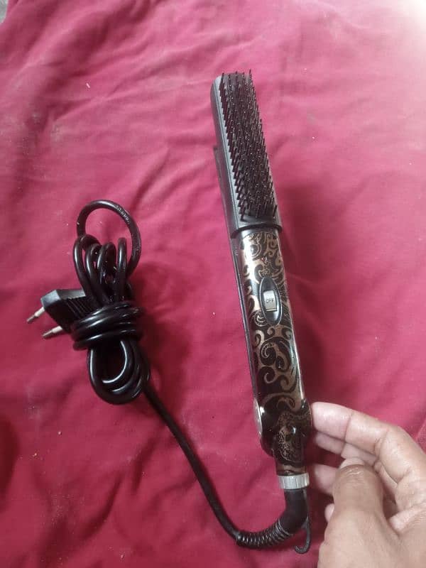 vetan condition mein Hair Straightener hai 1