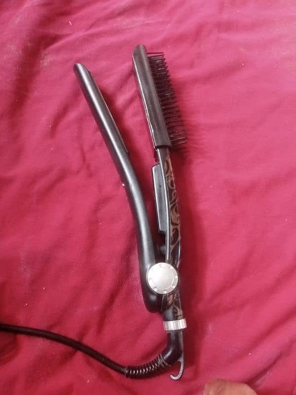 vetan condition mein Hair Straightener hai 2