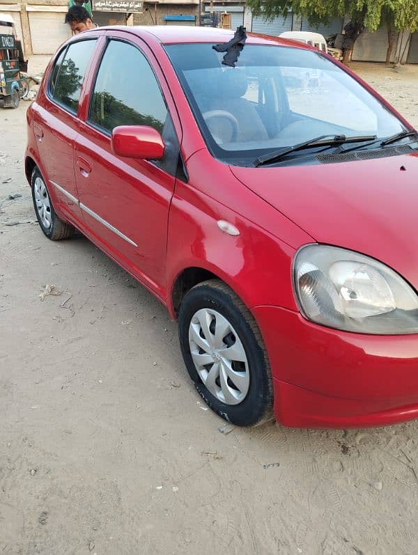 Toyota Vitz 2000 3