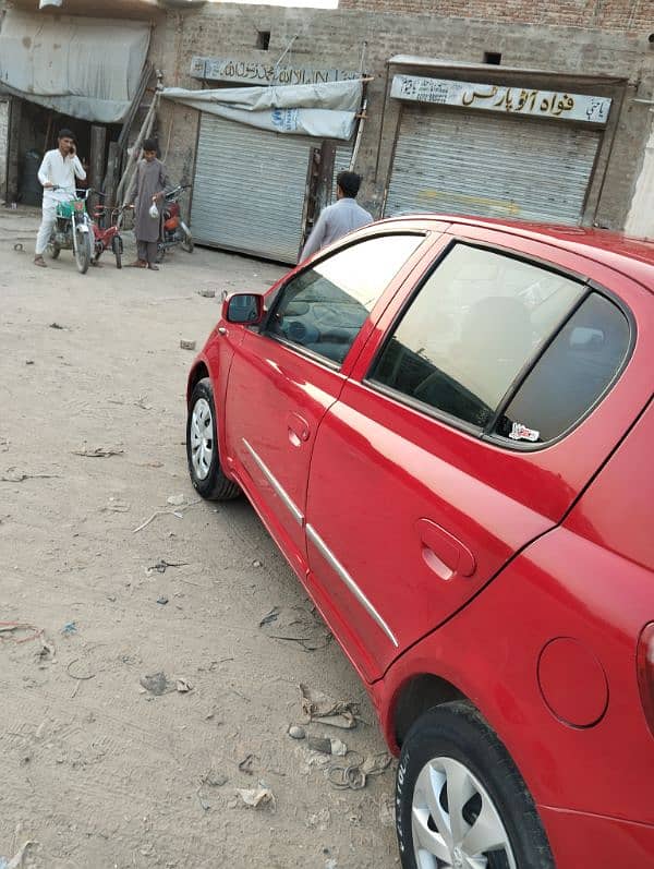 Toyota Vitz 2000 6