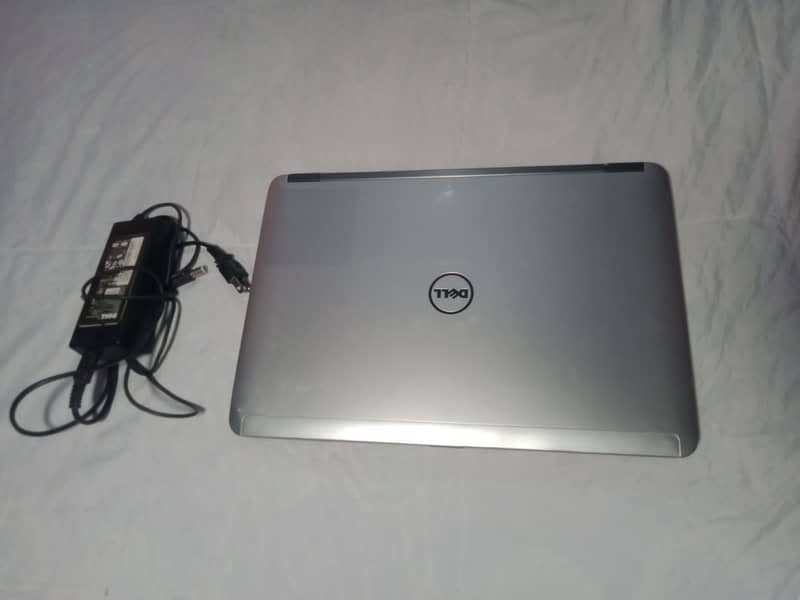 DELL Latitude E6440 (Powerful Workstation laptop) 1