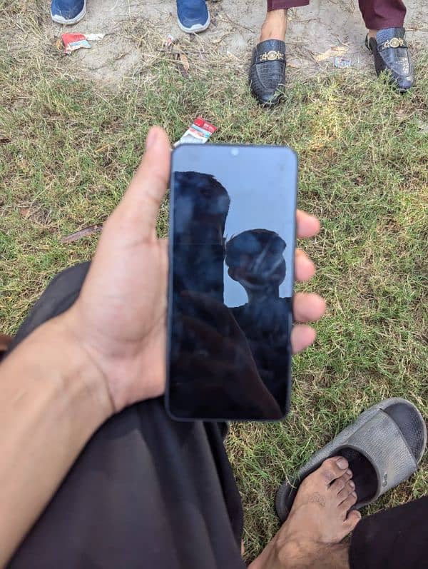 Vivo Y17s 3