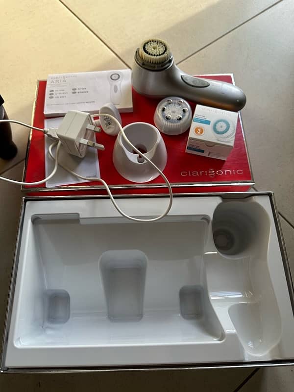 Clarisonic Facial Cleansing Machine 2