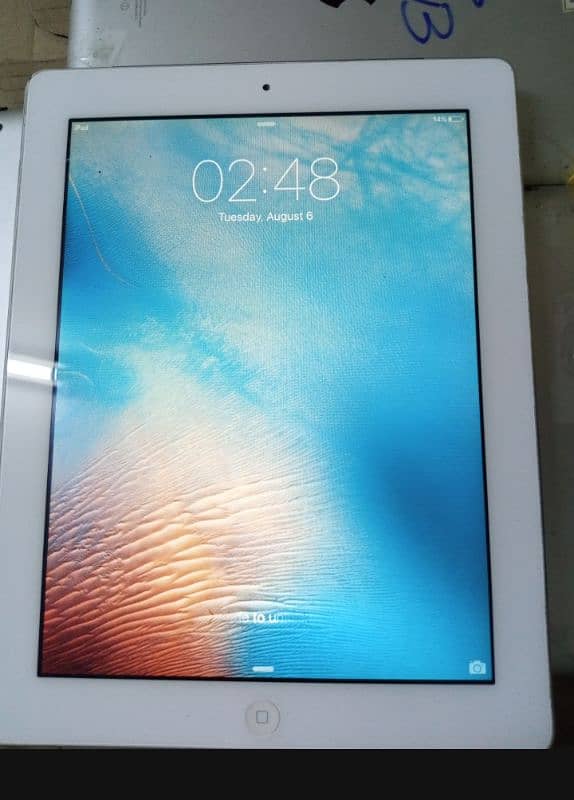 ipad 2 32 gb. imported from UK. neat and clean piece 0