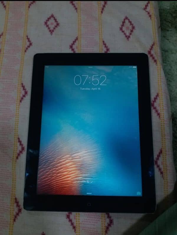 ipad 2 32 gb. imported from UK. neat and clean piece 1