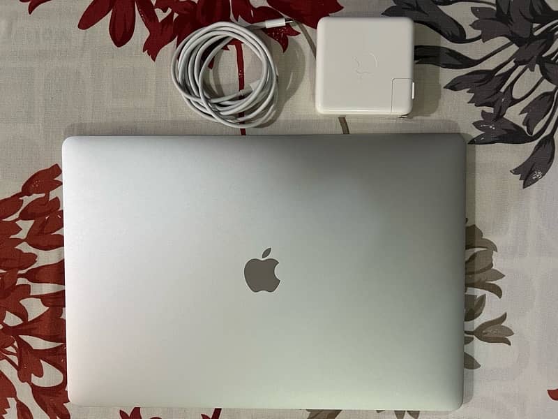 Macbook Pro 2019 15 inch 9