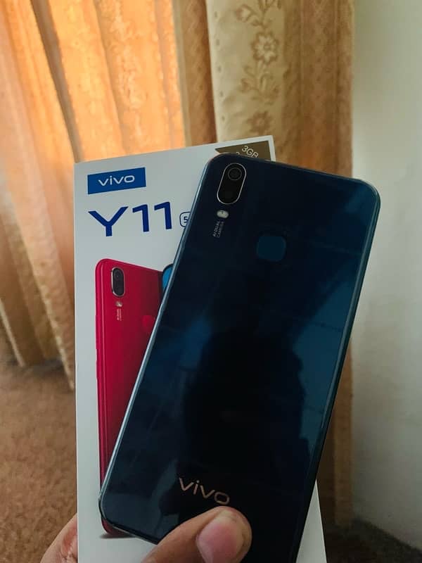 vivo Y11 (1906) 3/32 no open repair with box and charger 0