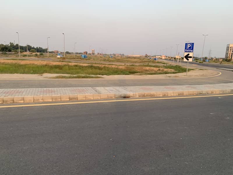 5 MARLA ALL DUES PAID RESIDENTIAL PLOT IN BLOCK "4R" DHA PHASE 11 RAHBAR IS AVAILABLE FOR SALE 3