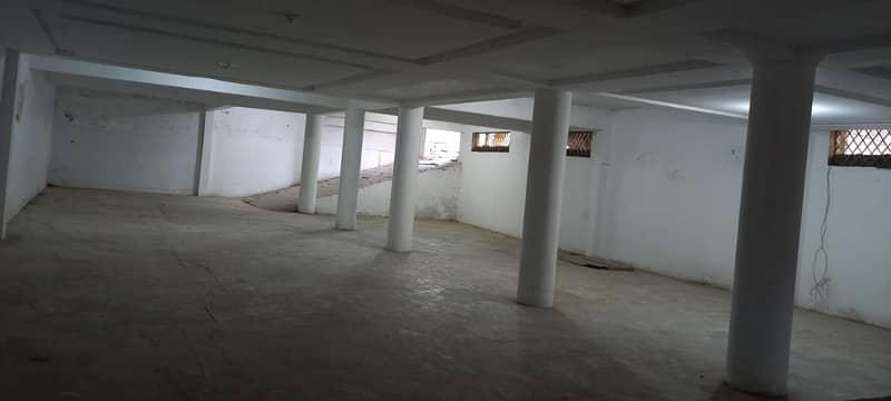 1 kanal besment for rent 4