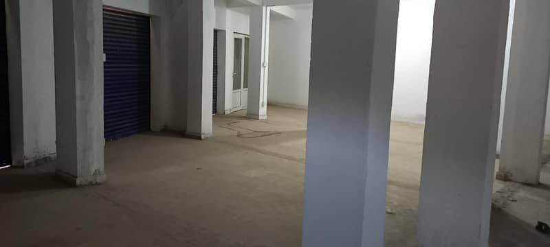 1 kanal besment for rent 8