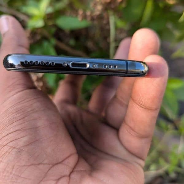 IPHONE XS EXCHANGE POSSIBBLE WITH IPHONE 11 XS MAX OR SAMSUNG 1