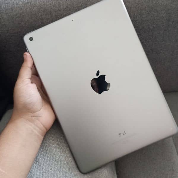 IPAD 6TH GEN 0