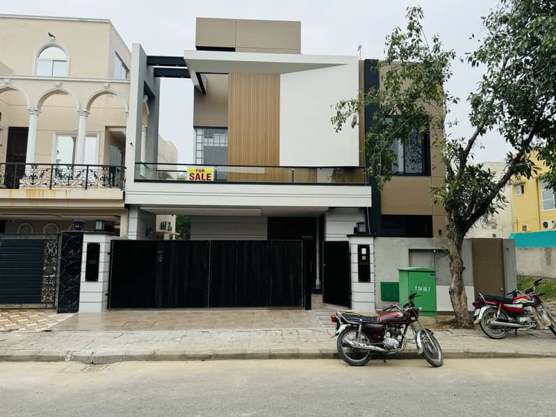 10 Marla Brand New House Available For Sale In Bahria Town Lahore 0