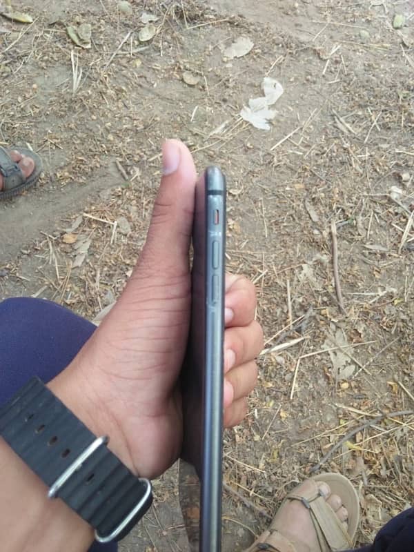 iPhone 8plus 10 by 10 condition waterpak 3