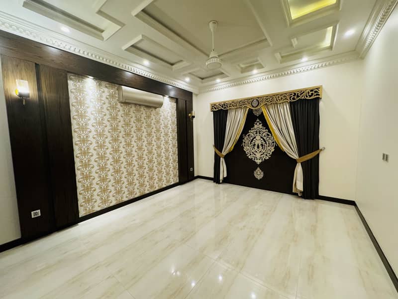 10 Marla Use House Available For Sale In Bahria Town Lahore 1