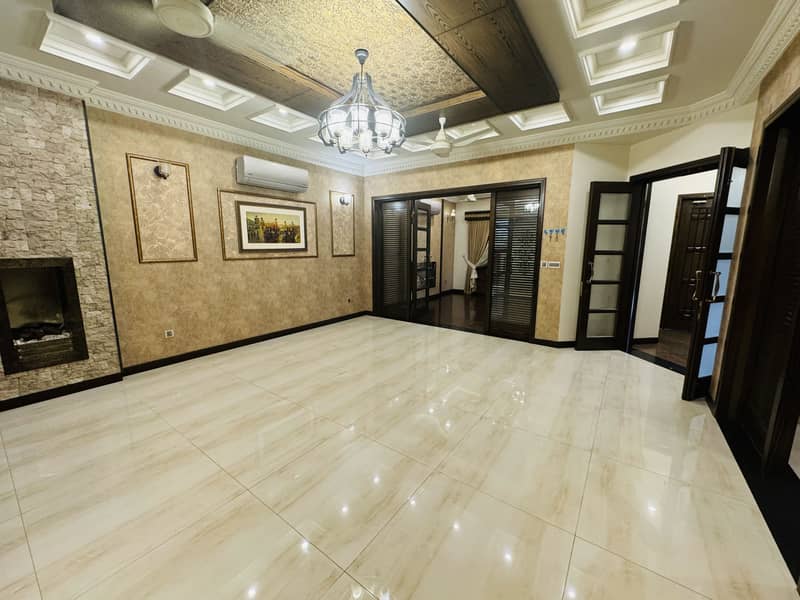 10 Marla Use House Available For Sale In Bahria Town Lahore 4