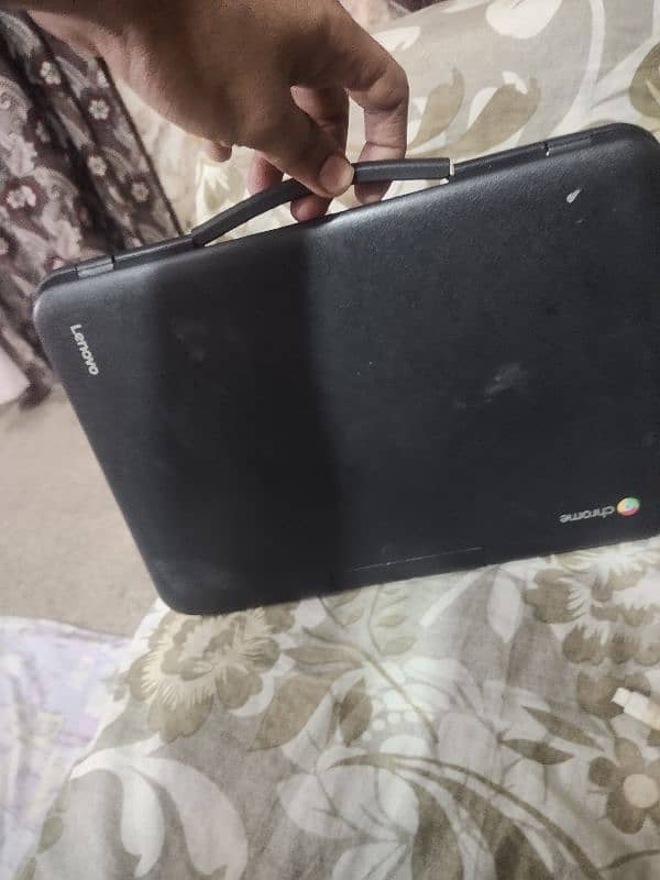 Lenovo. Chromebook. 0307378360. bk 2