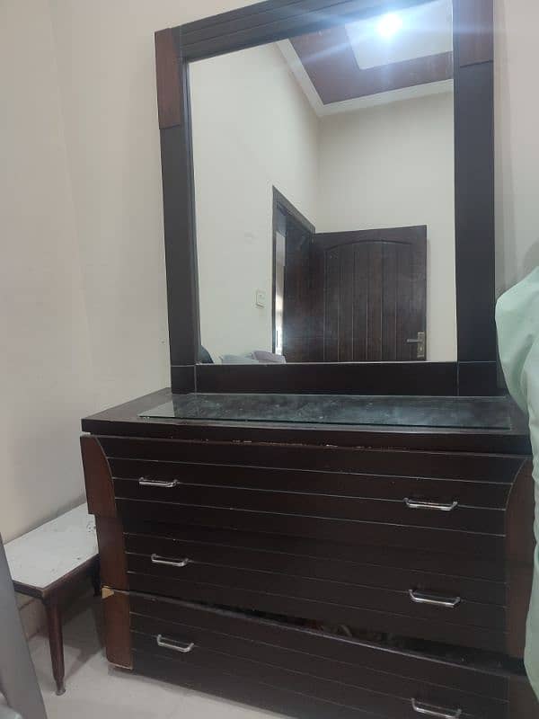 bed urgent sale 0