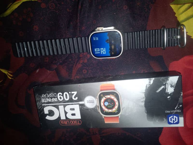 salaam I am selling t900 ultra smartwatch big LED 0