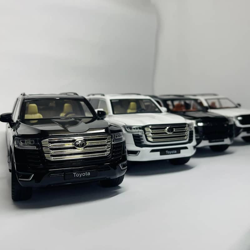 Toyota Land Cruiser Prado Diecast model cars 1:24 Scal 0