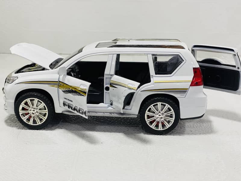 Toyota Land Cruiser Prado Diecast model cars 1:24 Scal 1