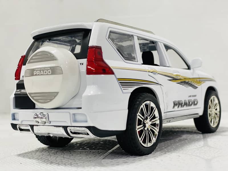 Toyota Land Cruiser Prado Diecast model cars 1:24 Scal 2