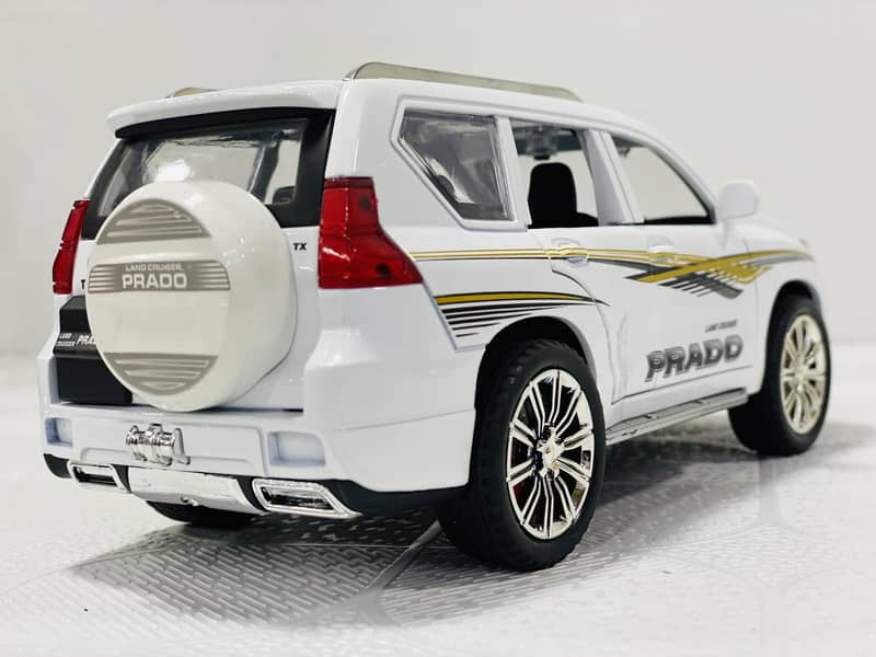 Toyota Land Cruiser Prado Diecast model cars 1:24 Scal 8