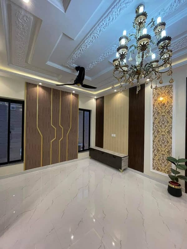 10 Marla Architect Designer house for sale Nearby Masjid & park 13