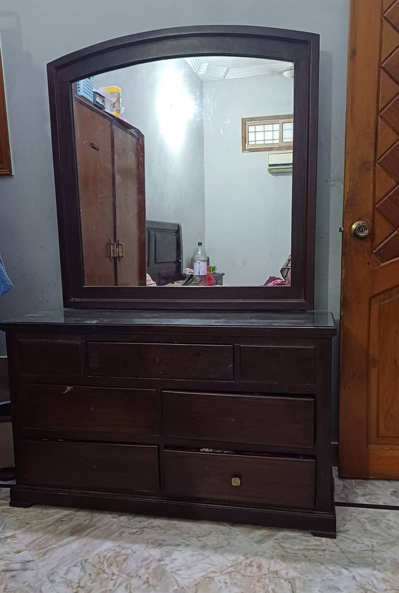 Dressing Table for sale 0