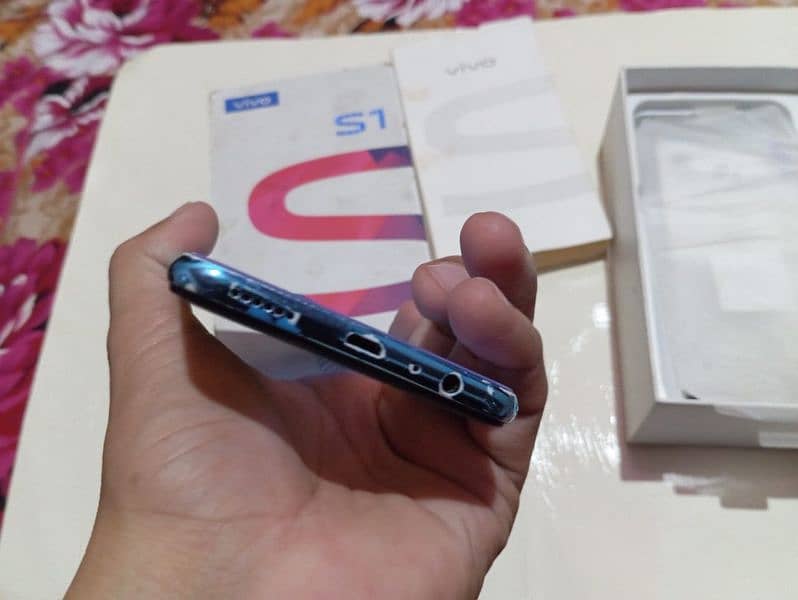 Vivo S1 4/128 with Box 9