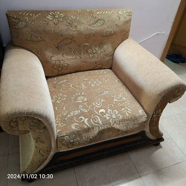 Sofa Set and other house hold items 2