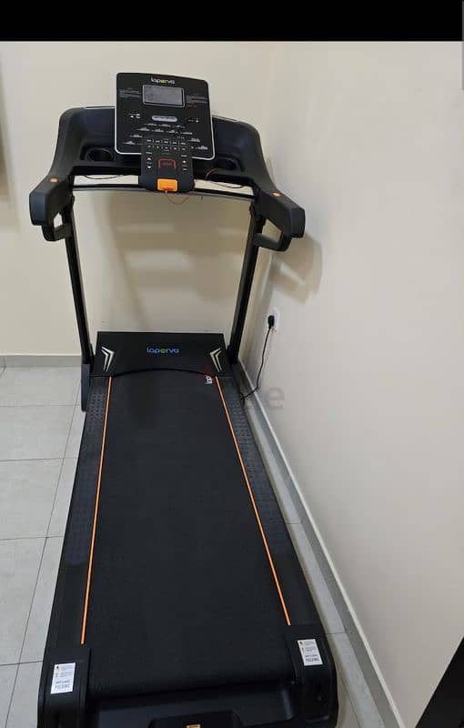 UAE imported Heavyduty Treadmill Available new Condition 150kg support 4