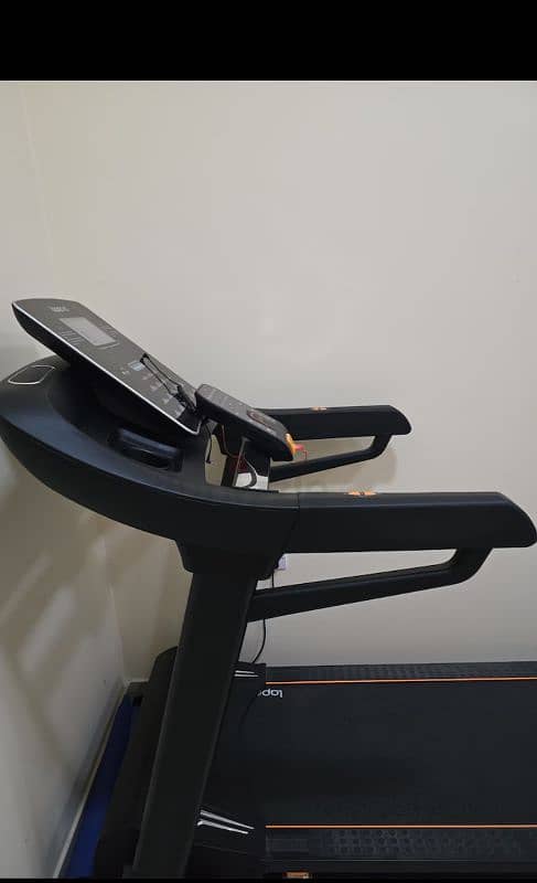 UAE imported Heavyduty Treadmill Available new Condition 150kg support 6