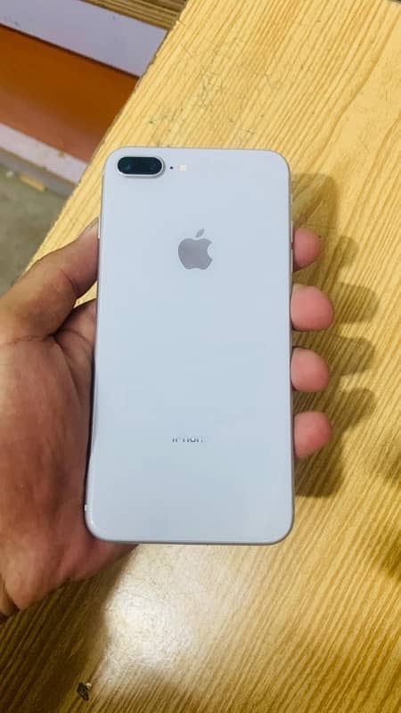 iPhone 8 Plus 0