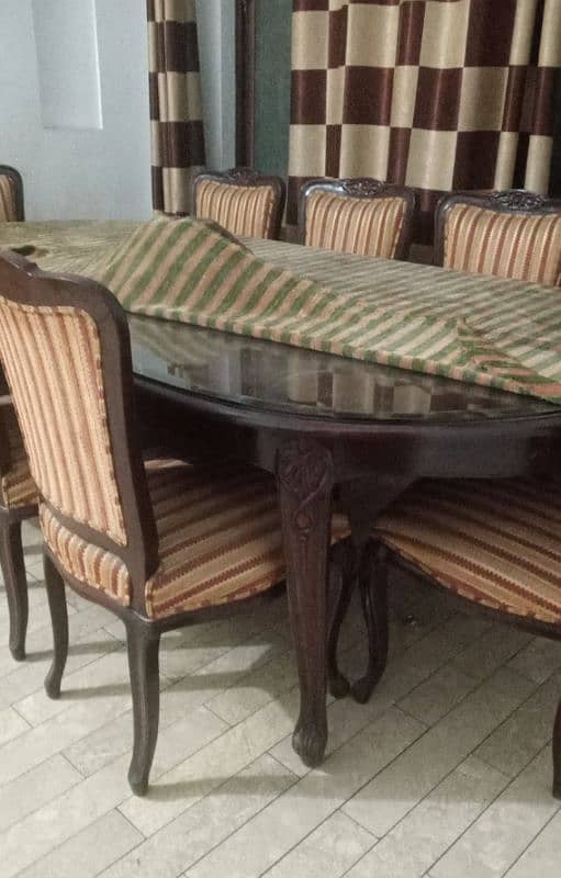 sheesham wood in exellent condition 8 chairs dinning table 5