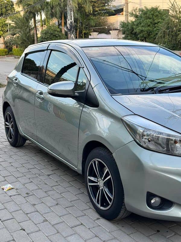 Toyota Vitz 2012 URGENT SALE 1