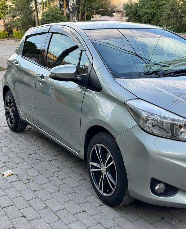 Toyota Vitz 2012 URGENT SALE 6